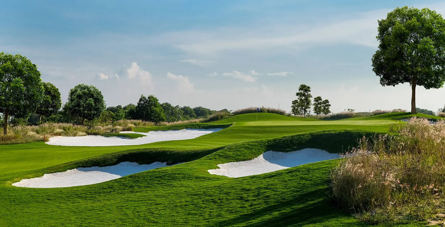Vinpearl Golf Nam Hoi An 코스 전경 - IMG 설계 18홀 파72