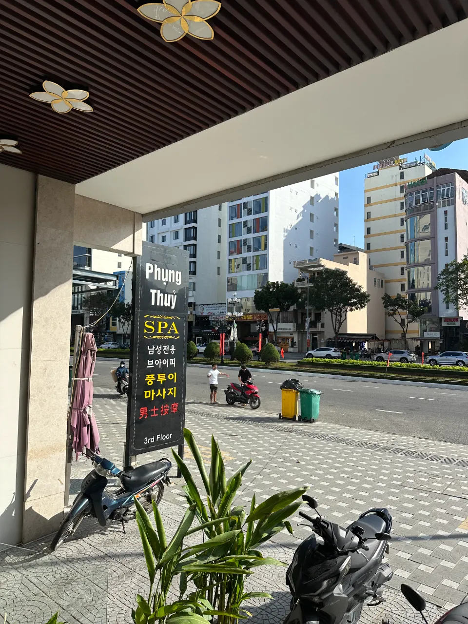 풍투이 스파 외관 - 다낭 Phạm Văn Đồng 반띠크 호텔 호치민 본점 분점